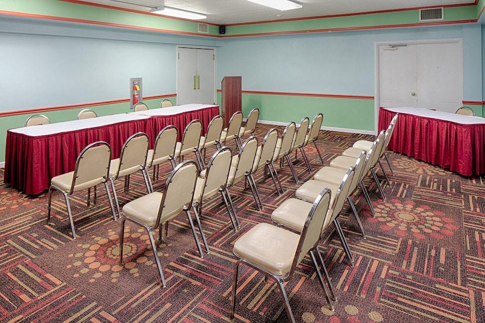 Hawthorn Extended Stay By Wyndham Chambersburg Εξωτερικό φωτογραφία