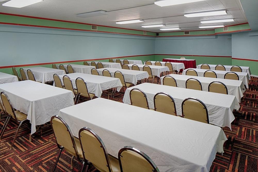 Hawthorn Extended Stay By Wyndham Chambersburg Εξωτερικό φωτογραφία